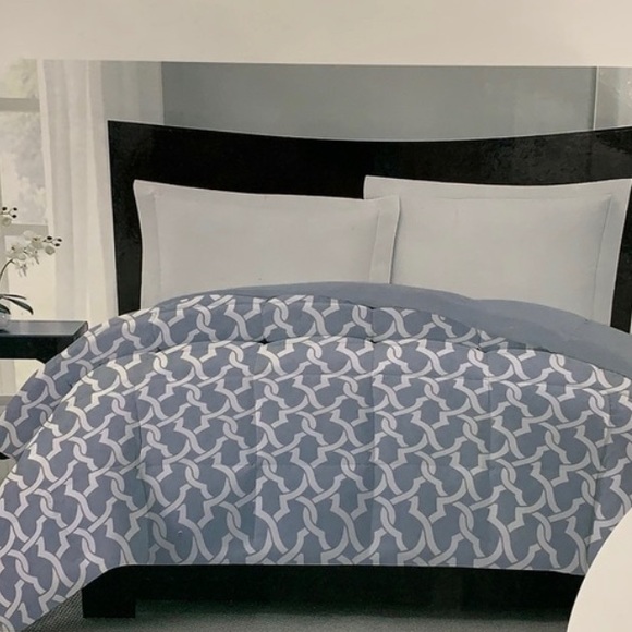 Charisma Bedding Charisma Down Alternative Queen Blanket Reversib